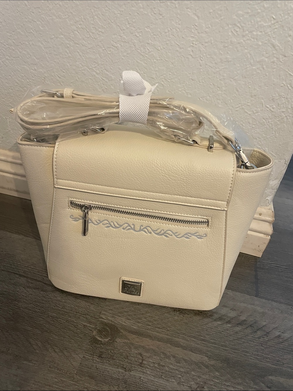 Structured Cream Shoulder Bag with Front Zip Pocket